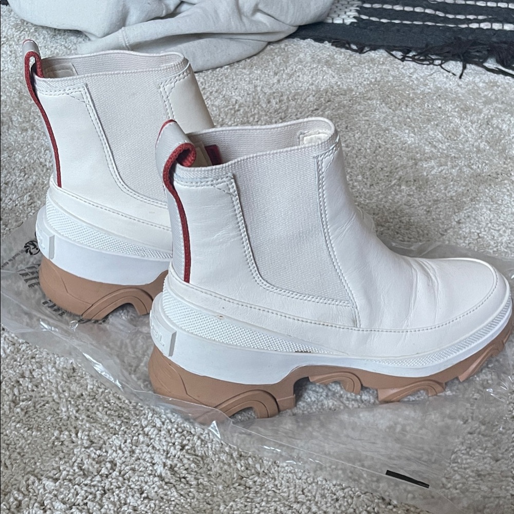 Sorel White and Tan Winter Boots